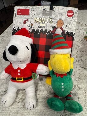 Peanuts Holiday Dog Toy 2-Pack Snoopy as Santa Claus &  Woodstock as an elf. NEW